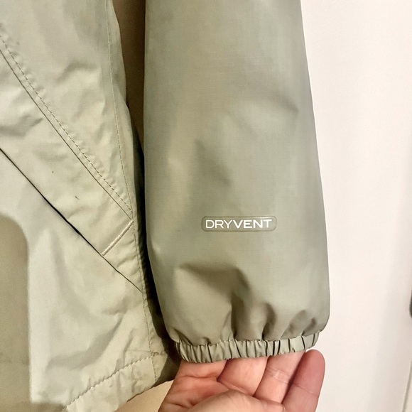 North Face DryVent Jacket - Picture 3 of 6